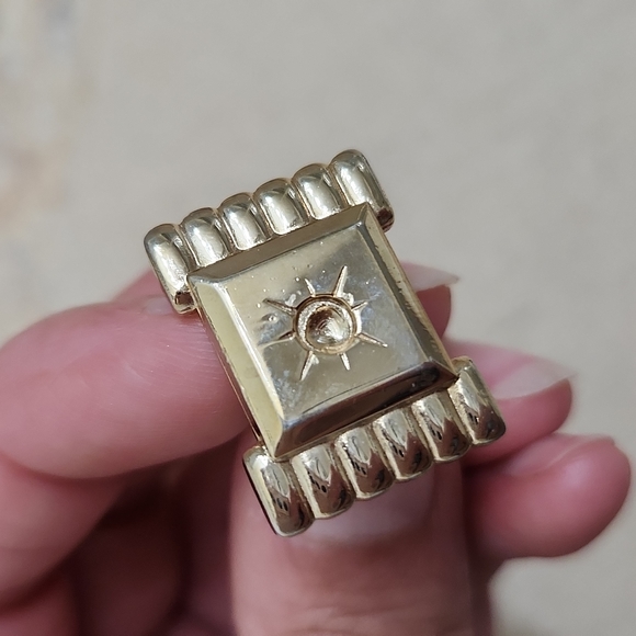 Men's Vintage Gold Tone Cuff Links - Picture 2 of 3